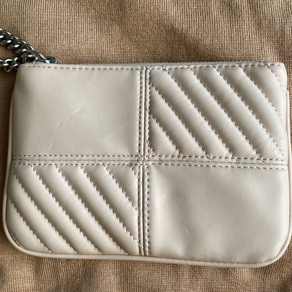 Express blush pink chain wristlet - Picture 4 of 5